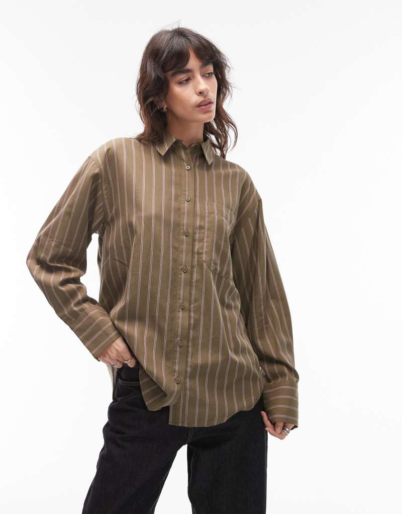 Trend  yeşil ve bordo çizgili oversize gömlek.