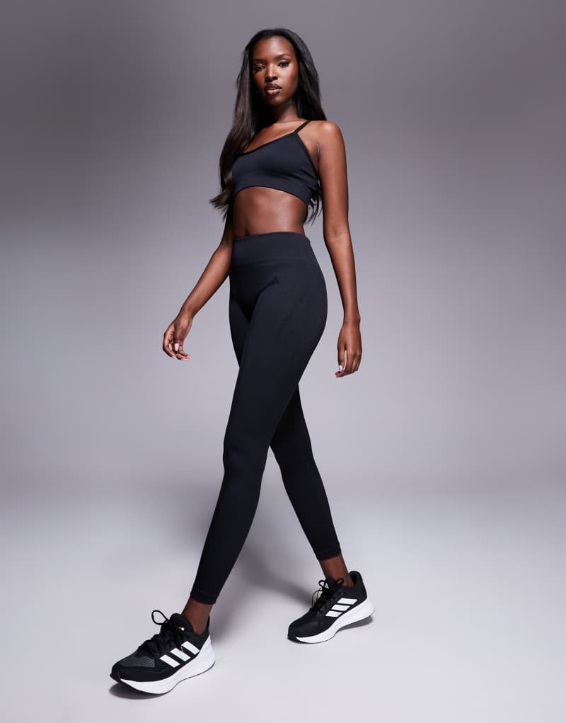 Training siyah renkli örme tam boy tayt